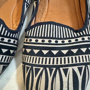 Black and Tan Patterned Women's Shoes